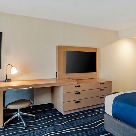 Best Western Plus Marina Gateway Hotel National City Exterior foto